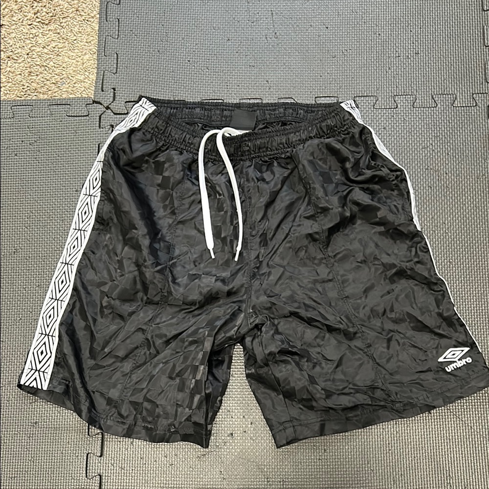 Umbro Black premier football Men's Athletic Shorts